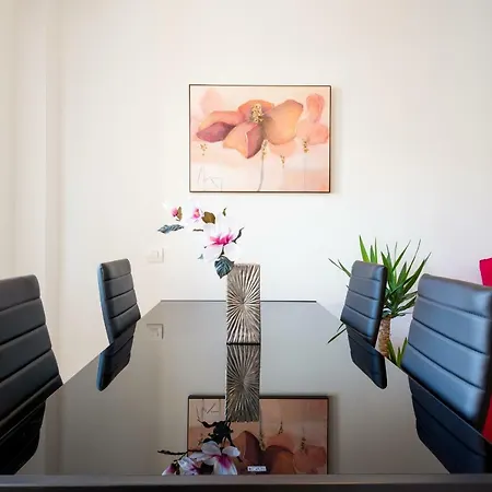 Ventura Rodriguez 39 Apartment